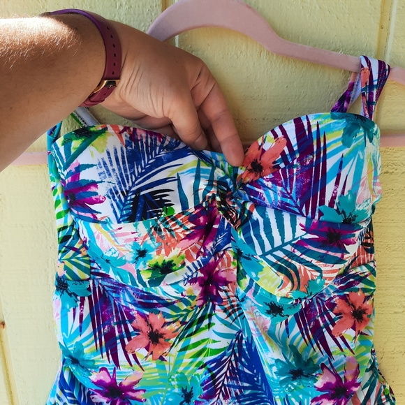 Catalina Tropical Flower Print Twist Front Sweetheart Halter One Piece Swimsuit - Picture 10 of 11